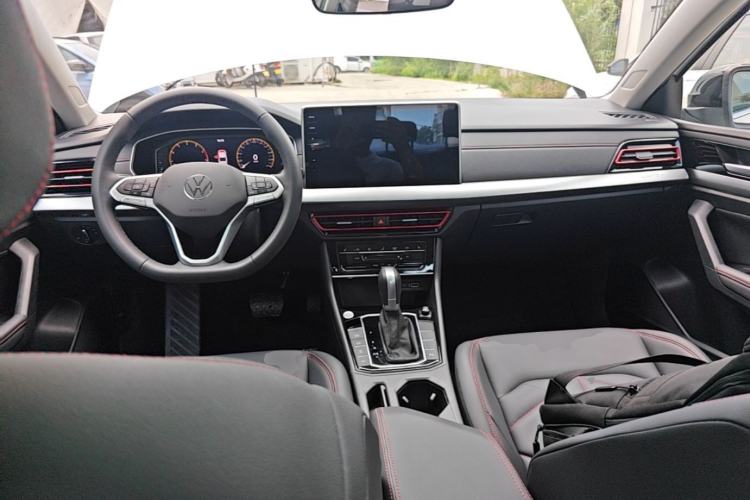 Used Volkswagen Lavida 2024 300TSI DSG Starry Sky Leading Edition Center Console