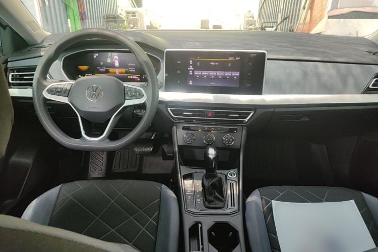 Used Volkswagen Lavida 2024 1.5L Automatic DeYi Edition Center Console