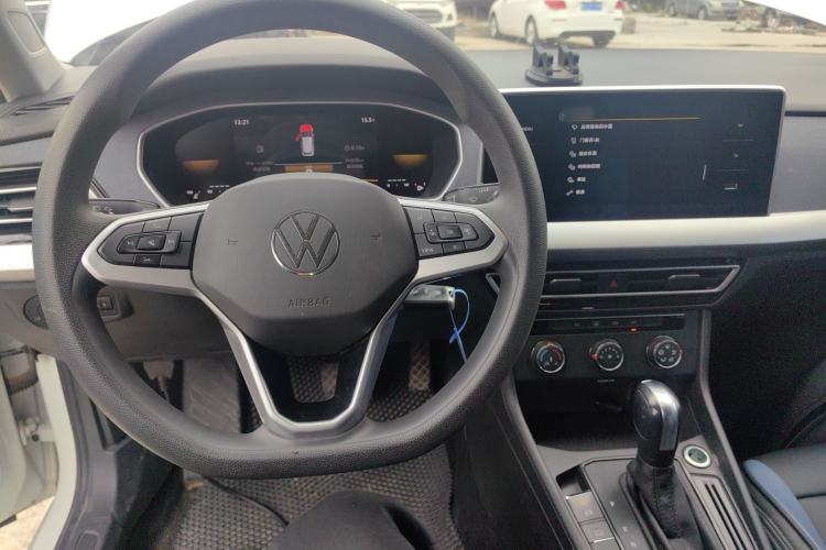 Used Volkswagen Lavida 2024 1.5L Automatic DeYi Edition Center Console