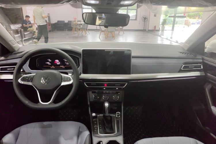 Used Volkswagen Lavida 2024 1.5L Automatic Starry Sky 5 Million Edition Center Console