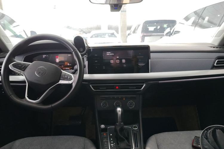 Used Volkswagen Lavida 2024 300TSI DSG Full-Comfort Edition Center Console
