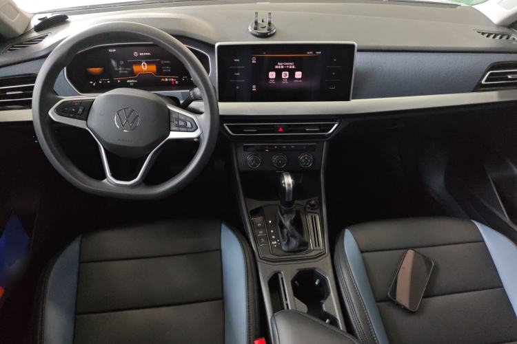 Used Volkswagen Lavida 2024 1.5L Automatic DeYi Edition Center Console