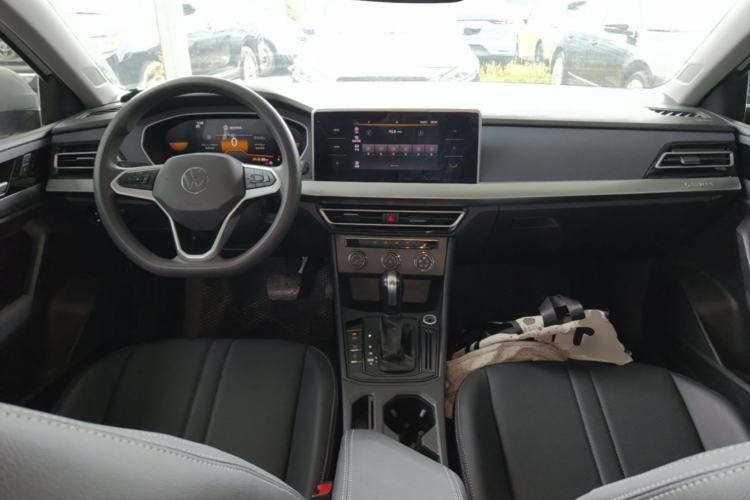 Used Volkswagen Lavida 2024 1.5L Automatic DeYi Edition Center Console