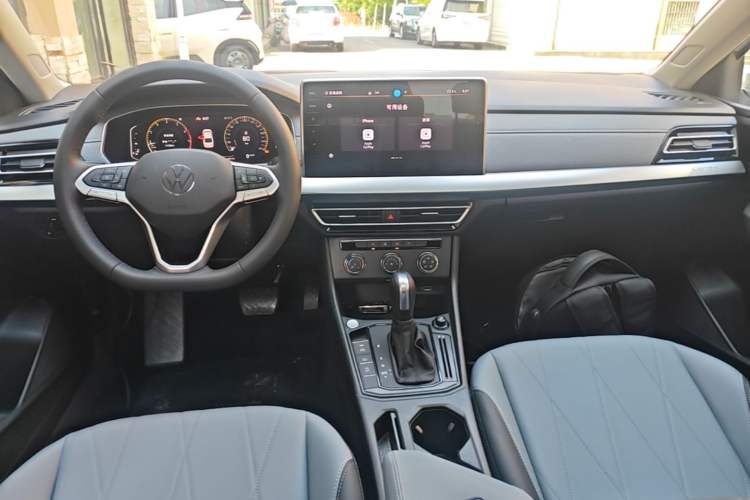 Used Volkswagen Lavida 2024 1.5L Automatic Starry Sky 5 Million Edition Center Console