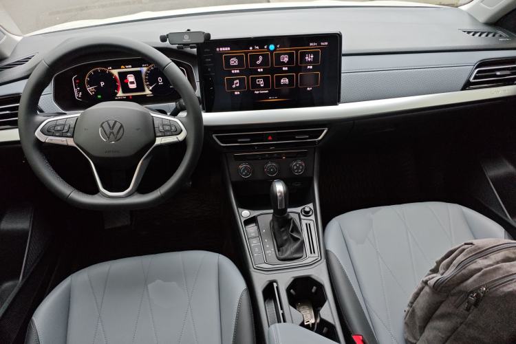 Used Volkswagen Lavida 2024 1.5L Automatic Starry Sky 5 Million Edition Center Console