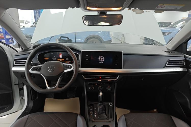 Used Volkswagen Lavida 2024 1.5L Automatic DeYi Edition Center Console