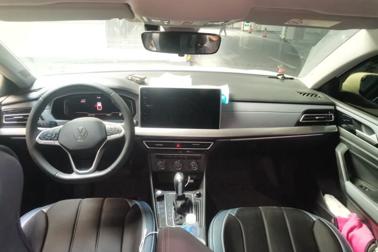 Used Volkswagen Lavida 2024 1.5L Automatic 5 Million Edition Center Console