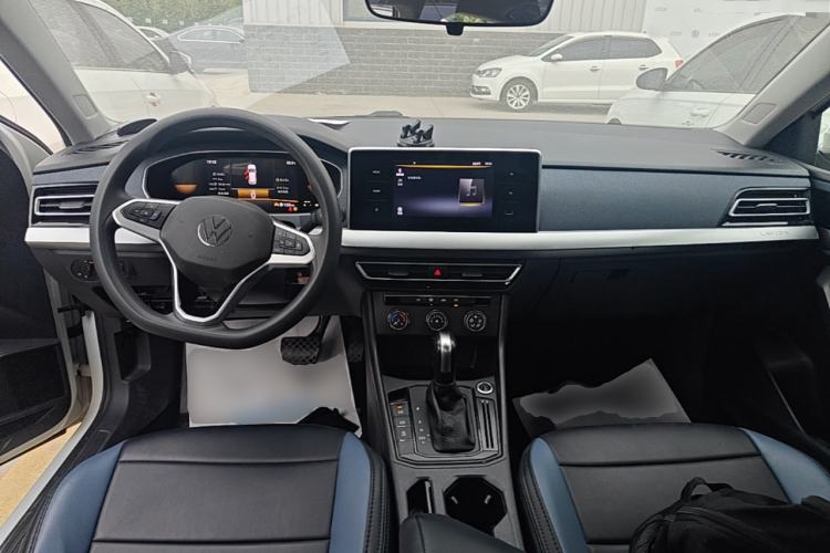 Used Volkswagen Lavida 2024 1.5L Automatic DeYi Edition Center Console
