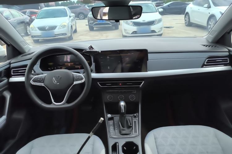 Used Volkswagen Lavida 2024 300TSI DSG Full-Comfort Edition Center Console