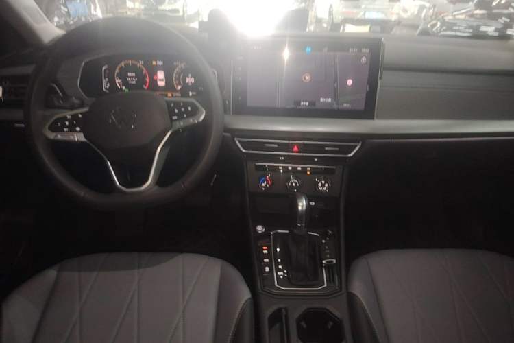 Used Volkswagen Lavida 2024 1.5L Automatic Starry Sky 5 Million Edition Center Console
