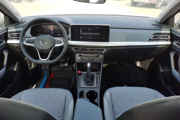 Used Volkswagen Lavida 2024 1.5L Automatic Full-Comfort Version Center Console