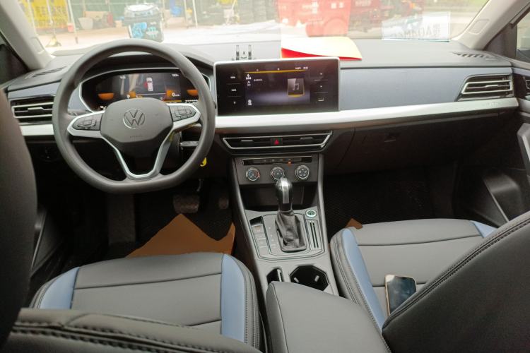 Used Volkswagen Lavida 2024 1.5L Automatic DeYi Edition Center Console