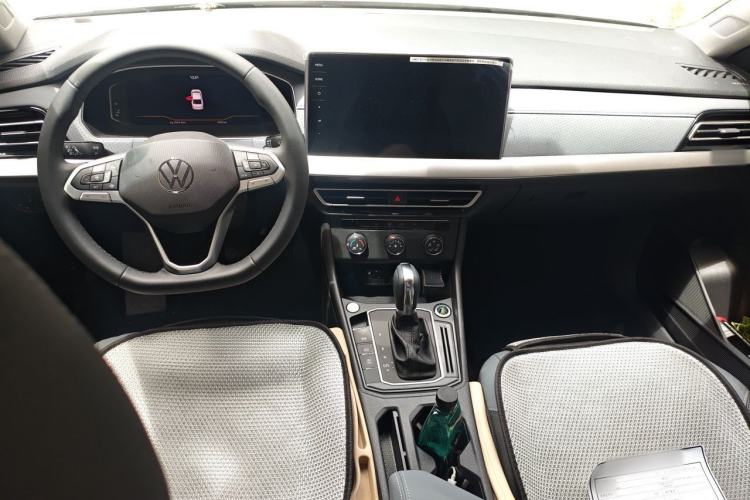 Used Volkswagen Lavida 2024 1.5L Automatic 5 Million Edition Center Console