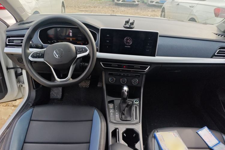 Used Volkswagen Lavida 2024 1.5L Automatic DeYi Edition Center Console