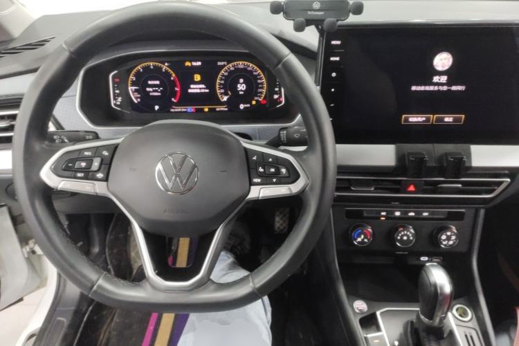Used Volkswagen Lavida 2024 1.5L Automatic Starry Sky 5 Million Edition Center Console