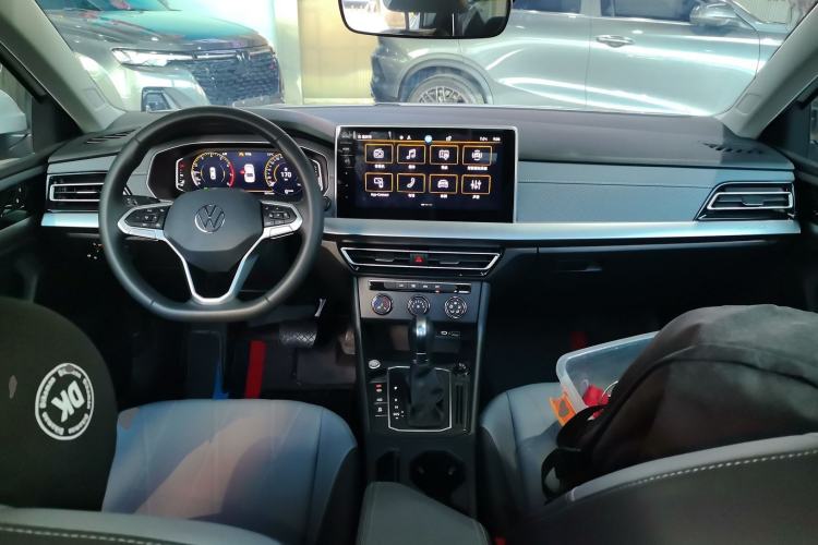 Used Volkswagen Lavida 2024 1.5L Automatic Starry Sky 5 Million Edition Center Console