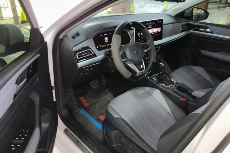 Used Volkswagen Lavida 2024 1.5L Automatic Starry Sky 5 Million Edition Driver Seat