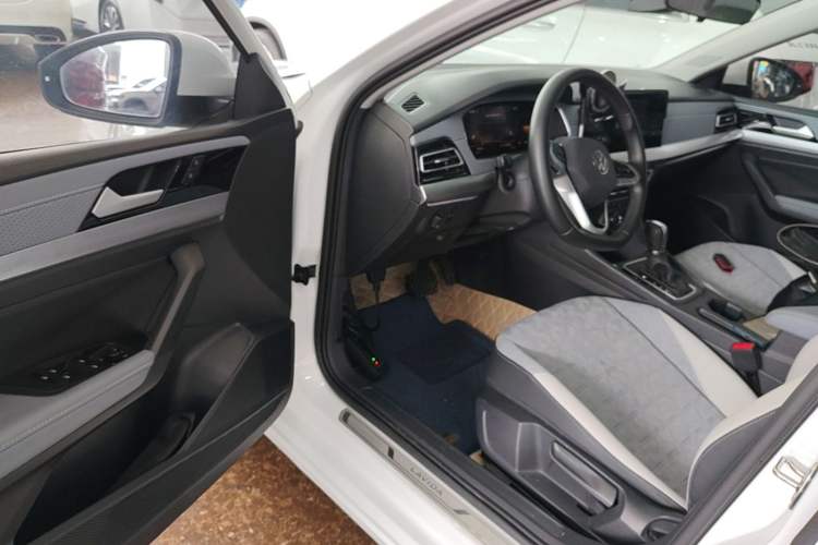 Used Volkswagen Lavida 2024 300TSI DSG Full-Comfort Edition Driver Seat