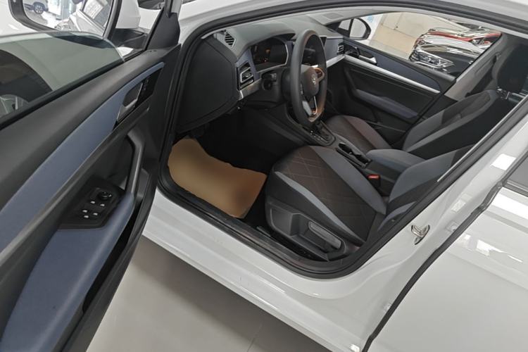 Used Volkswagen Lavida 2024 1.5L Automatic DeYi Edition Driver Seat