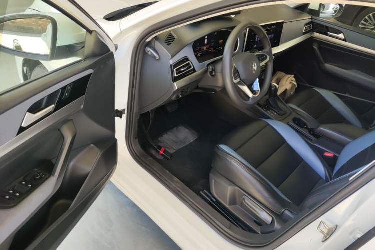 Used Volkswagen Lavida 2024 1.5L Automatic DeYi Edition Driver Seat