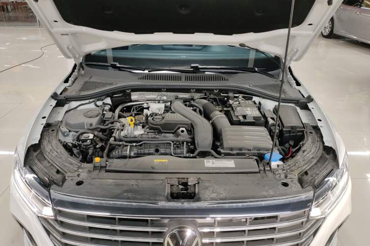 Used Volkswagen Lavida 2024 300TSI DSG Full-Comfort Edition Engine Bay