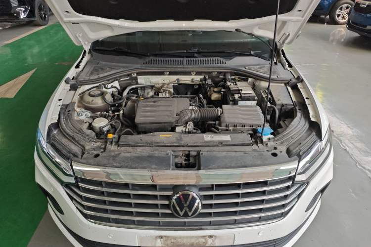 Used Volkswagen Lavida 2024 1.5L Automatic DeYi Edition Engine Bay