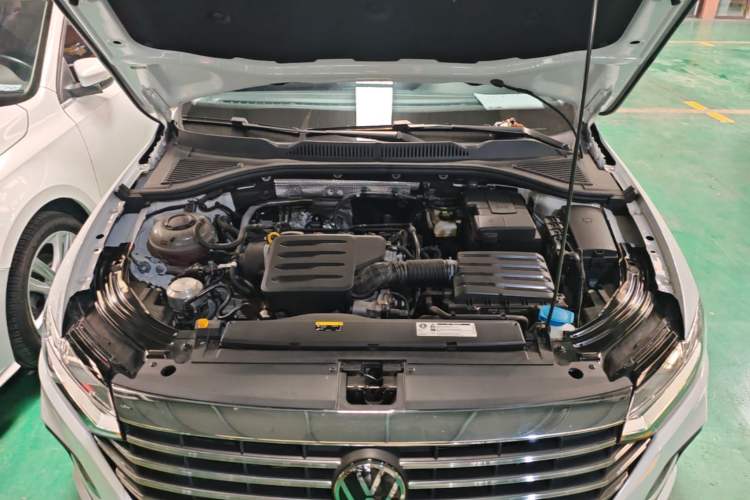 Used Volkswagen Lavida 2024 1.5L Automatic DeYi Edition Engine Bay