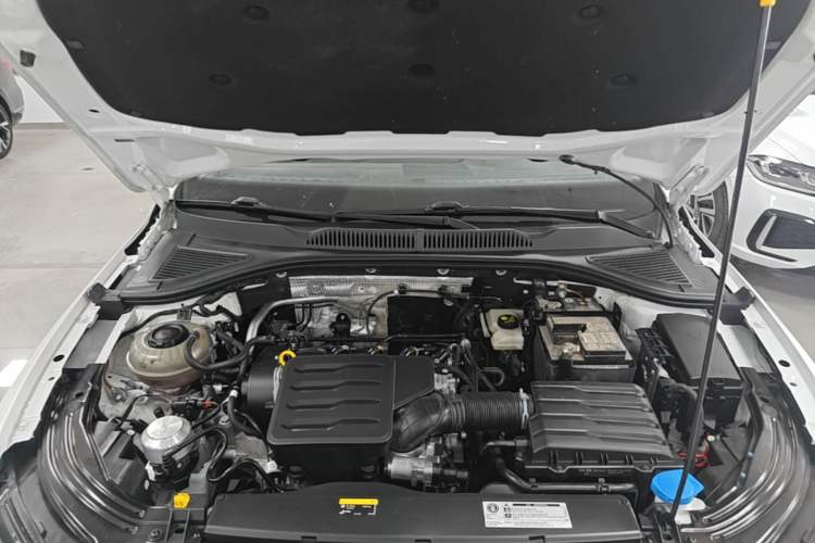 Used Volkswagen Lavida 2024 1.5L Automatic DeYi Edition Engine Bay