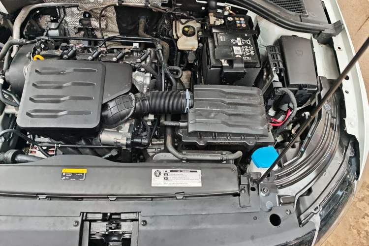 Used Volkswagen Lavida 2024 1.5L Automatic Starry Sky 5 Million Edition Engine Bay Left