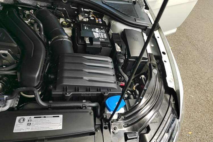 Used Volkswagen Lavida 2024 300TSI DSG Starry Sky Leading Edition Engine Bay Left