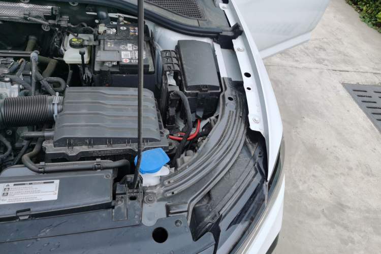 Used Volkswagen Lavida 2024 1.5L Automatic Starry Sky 5 Million Edition Engine Bay Left