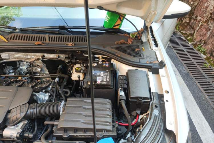 Used Volkswagen Lavida 2024 1.5L Automatic Starry Sky 5 Million Edition Engine Bay Left