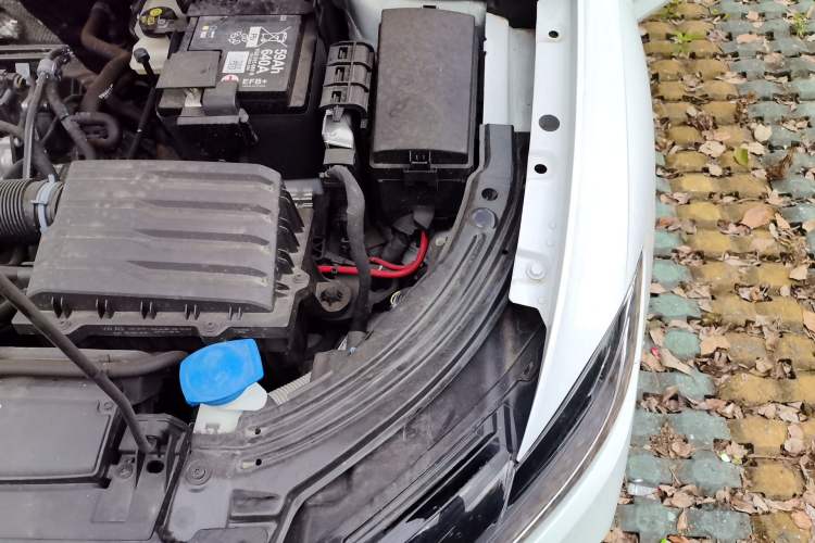 Used Volkswagen Lavida 2024 1.5L Automatic Starry Sky 5 Million Edition Engine Bay Left