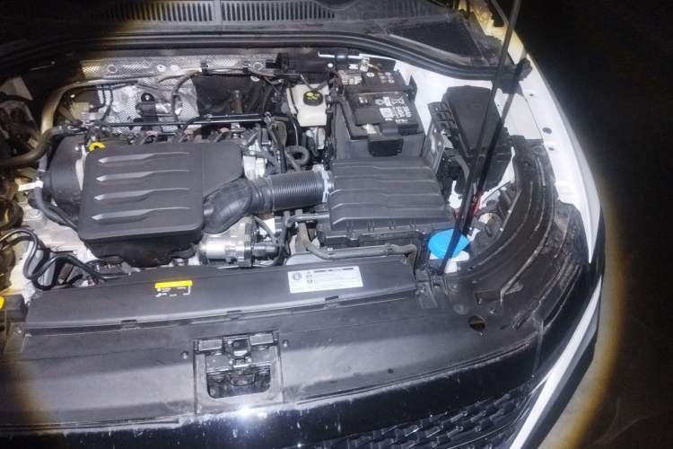 Used Volkswagen Lavida 2024 1.5L Automatic Starry Sky 5 Million Edition Engine Bay Left
