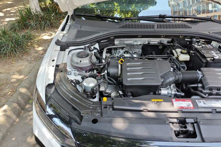 Used Volkswagen Lavida 2024 1.5L Automatic Starry Sky 5 Million Edition Engine Bay Right