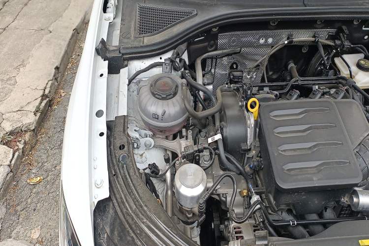 Used Volkswagen Lavida 2024 1.5L Automatic Starry Sky 5 Million Edition Engine Bay Right