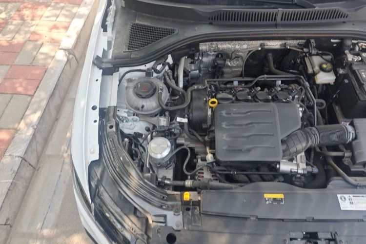 Used Volkswagen Lavida 2024 1.5L Automatic Starry Sky 5 Million Edition Engine Bay Right
