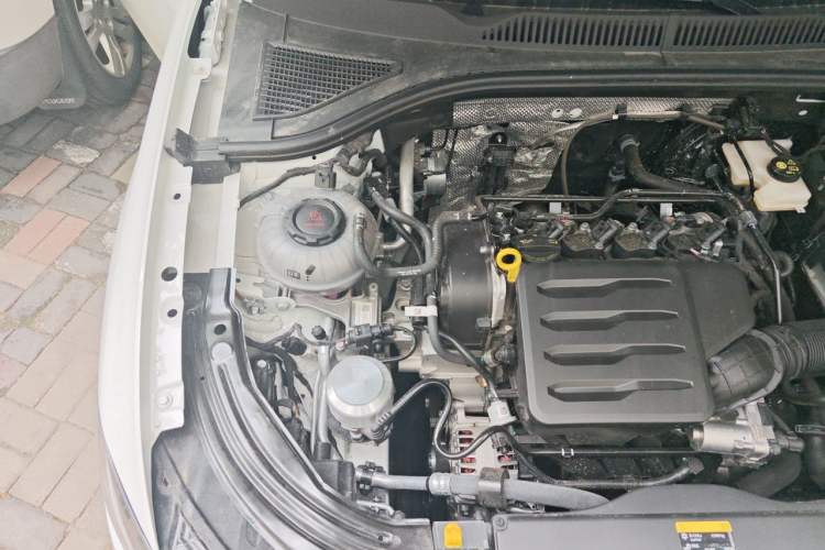 Used Volkswagen Lavida 2024 1.5L Automatic Starry Sky 5 Million Edition Engine Bay Right