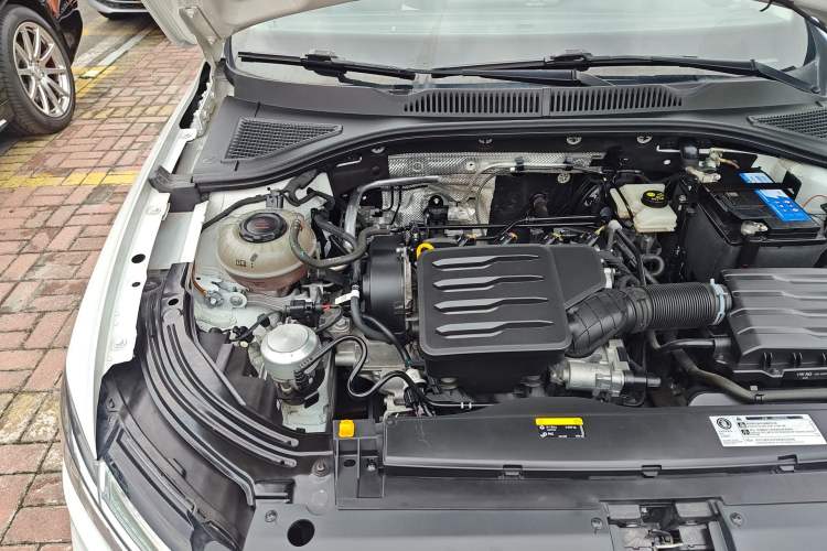 Used Volkswagen Lavida 2024 1.5L Automatic DeYi Edition Engine Bay Right