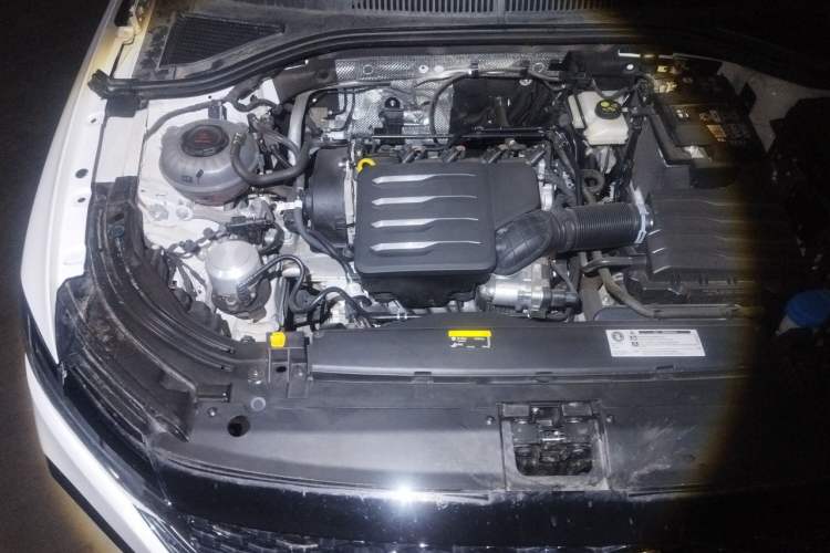 Used Volkswagen Lavida 2024 1.5L Automatic Starry Sky 5 Million Edition Engine Bay Right