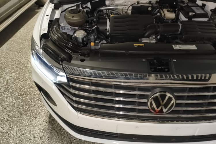 Used Volkswagen Lavida 2024 1.5L Automatic DeYi Edition Engine Bay Right