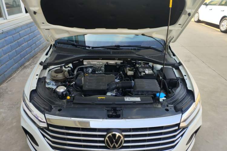 Used Volkswagen Lavida 2024 1.5L Automatic DeYi Edition Engine Bay