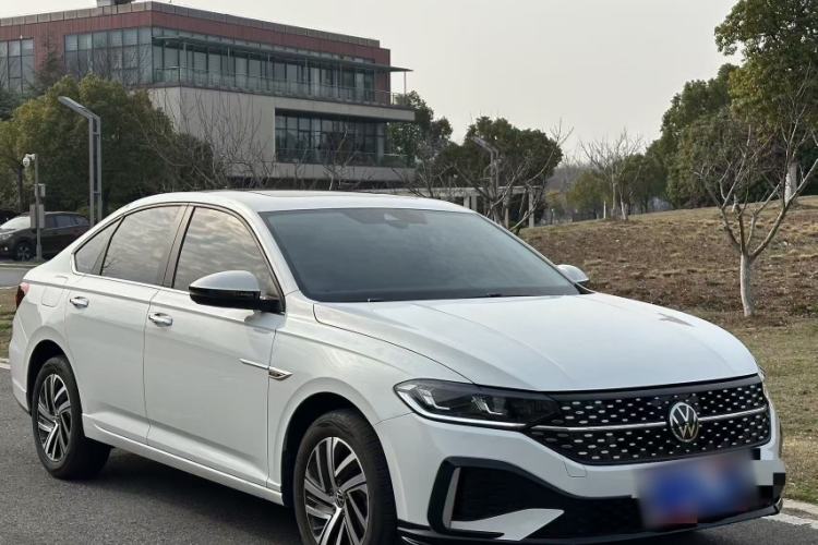 Used Volkswagen Lavida 2024 1.5L Automatic Starry Sky 5 Million Edition Exterior 2