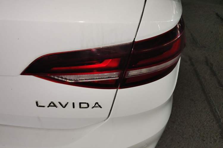 Used Volkswagen Lavida 2024 1.5L Automatic DeYi Edition Exterior 3