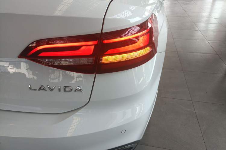 Used Volkswagen Lavida 2024 1.5L Automatic 5 Million Edition Exterior 3