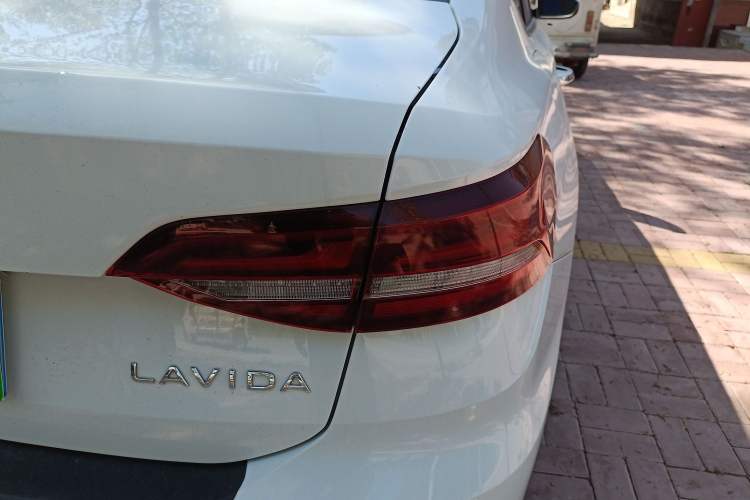 Used Volkswagen Lavida 2024 1.5L Automatic Starry Sky 5 Million Edition Exterior 3