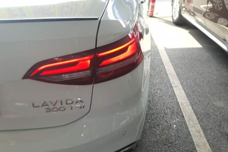 Used Volkswagen Lavida 2024 300TSI DSG Starry Sky Leading Edition Exterior 3
