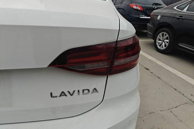 Used Volkswagen Lavida 2024 1.5L Automatic DeYi Edition Exterior 3