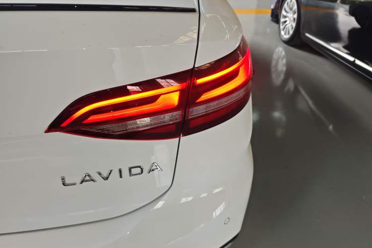 Used Volkswagen Lavida 2024 300TSI DSG Starry Sky Leading Edition Exterior 3