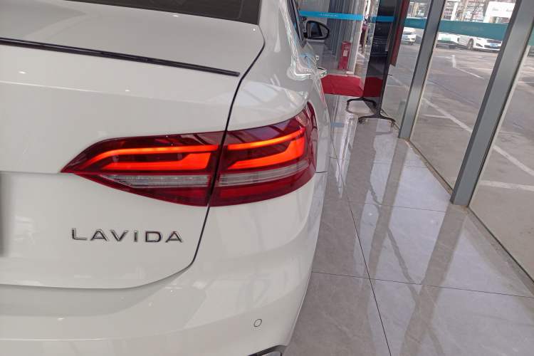 Used Volkswagen Lavida 2024 300TSI DSG Starry Sky Leading Edition Exterior 3